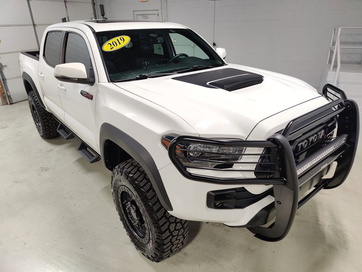 Used 2019 Toyota Tacoma TRD Pro AWD/4WD image 2