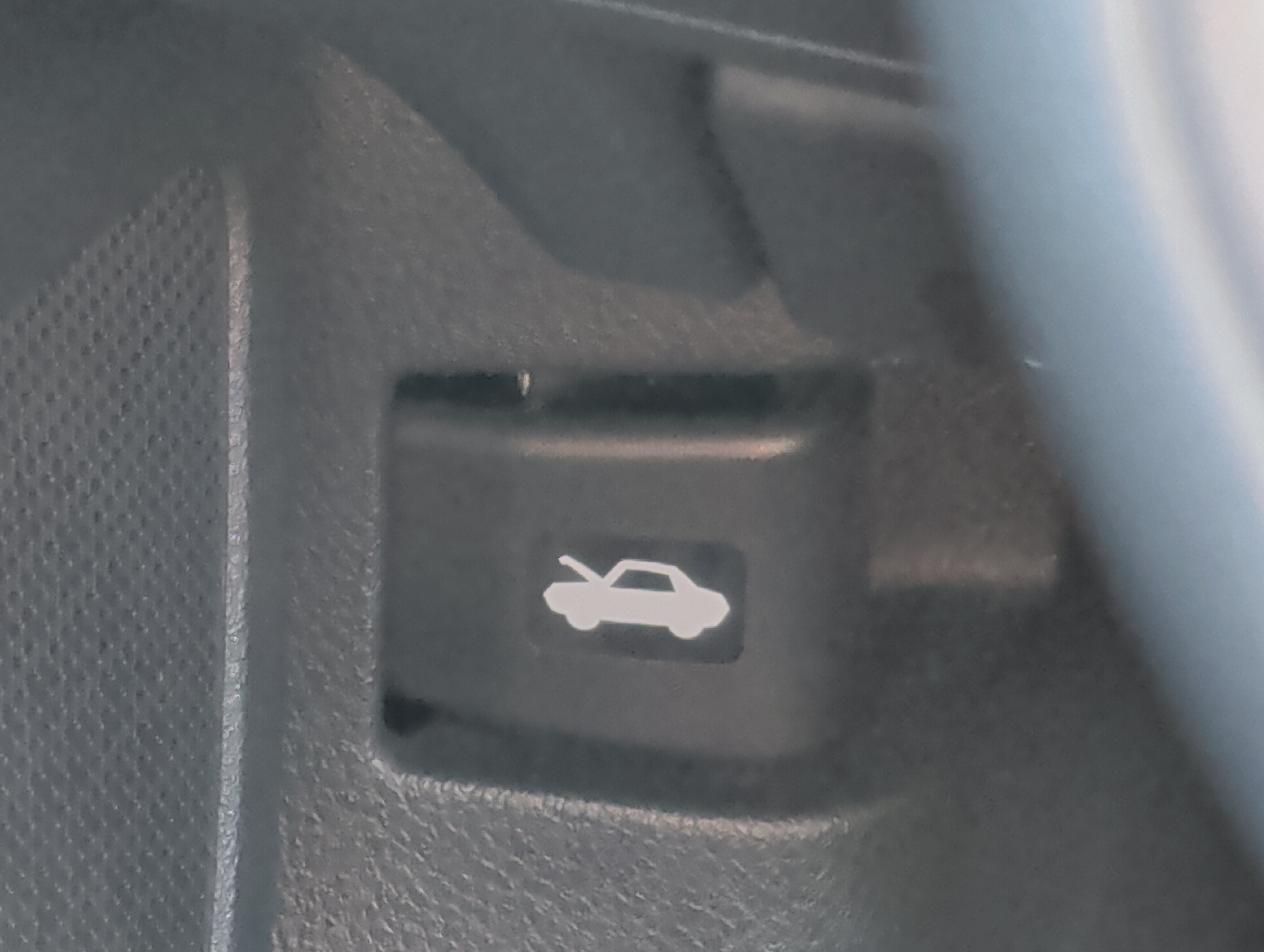 Used 2025 Nissan Altima 2.5 SV FWD image 32
