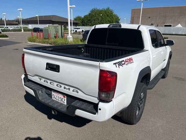 Used 2018 Toyota Tacoma TRD Off-Road w/ Technology Package image 5
