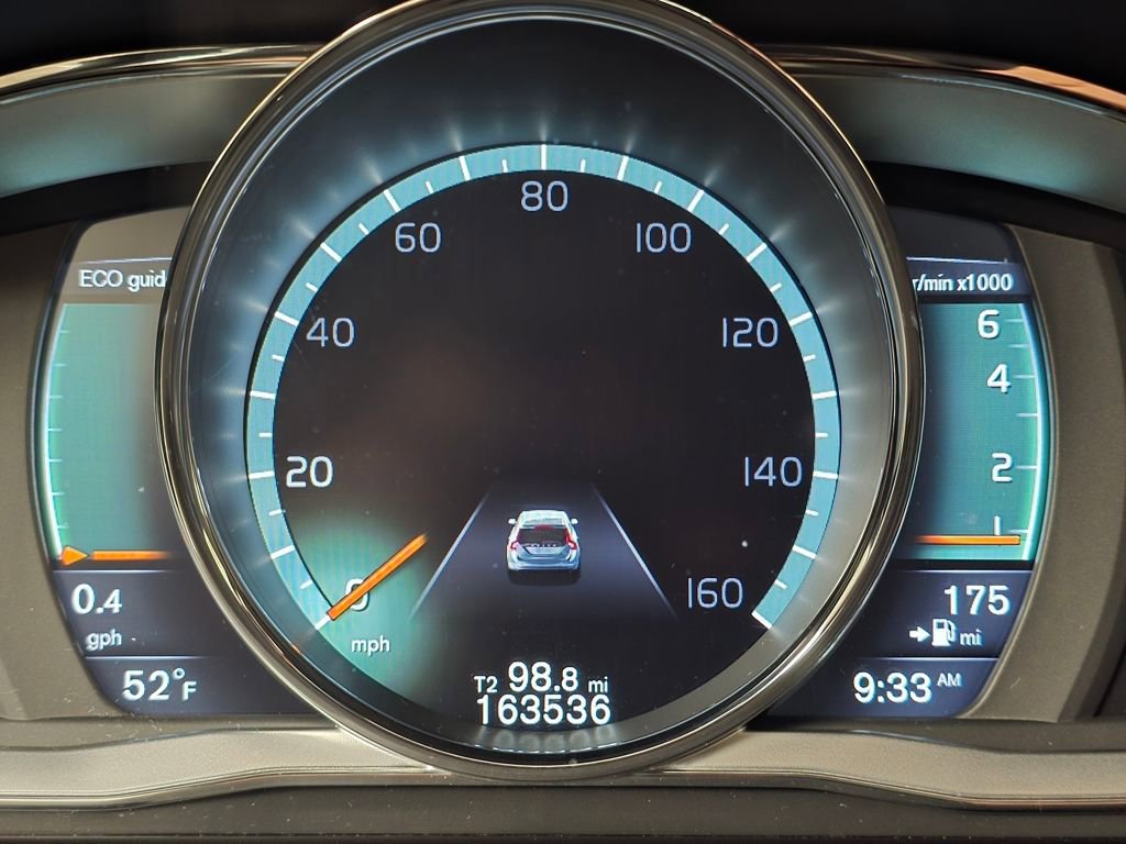 Used 2015 Volvo V60 T6 R-Design Platinum image 35