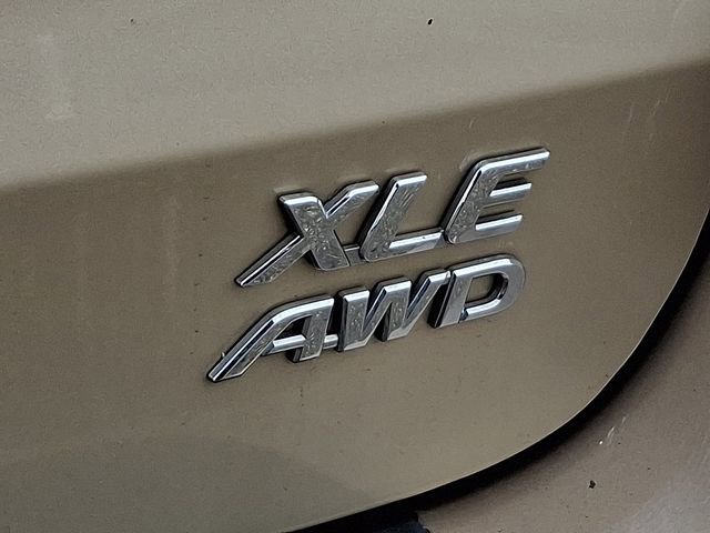 Used 2014 Toyota Sienna XLE image 31