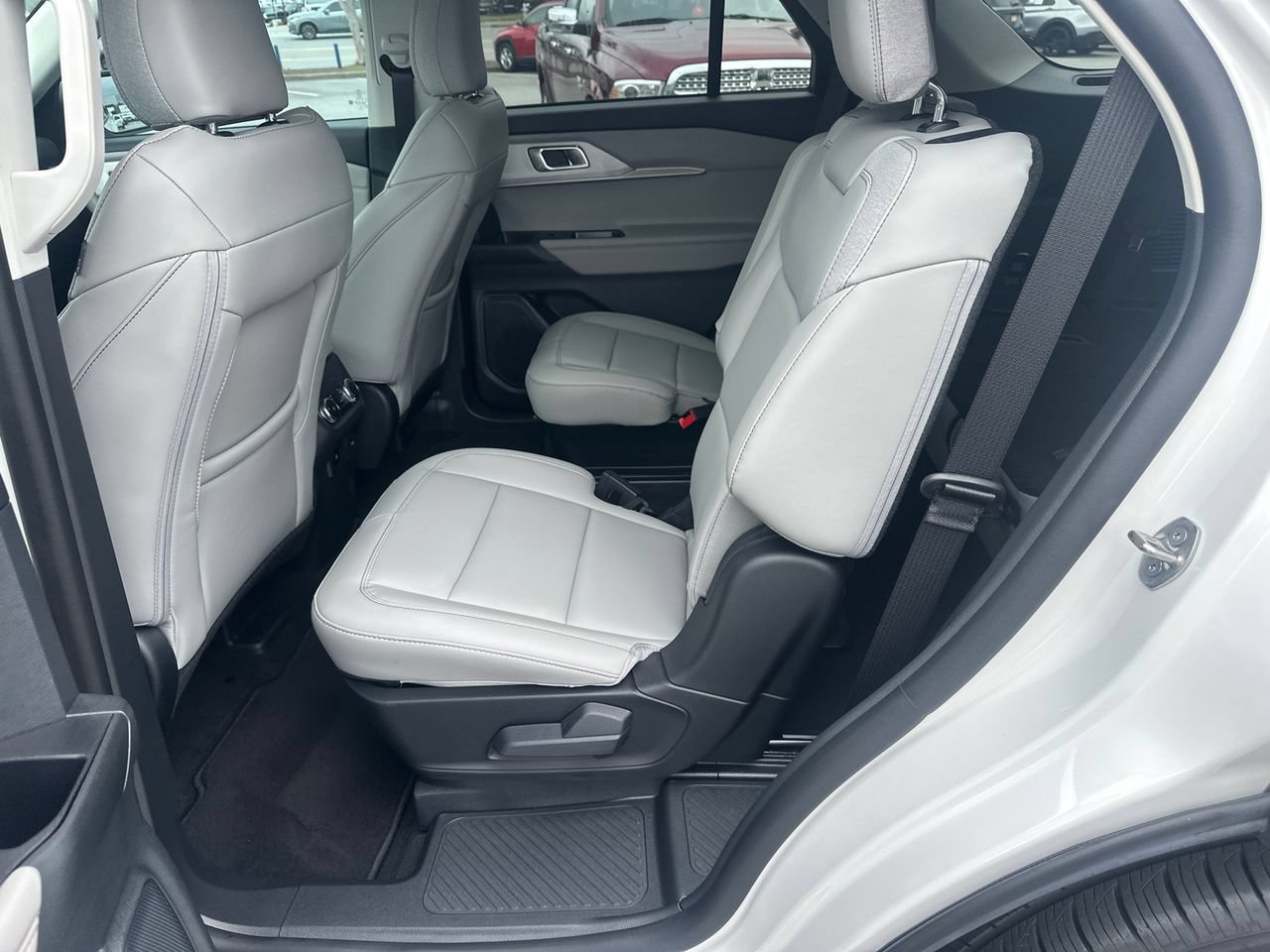 New 2026 Ford Explorer Active w/ Active Comfort Package RWD image 21