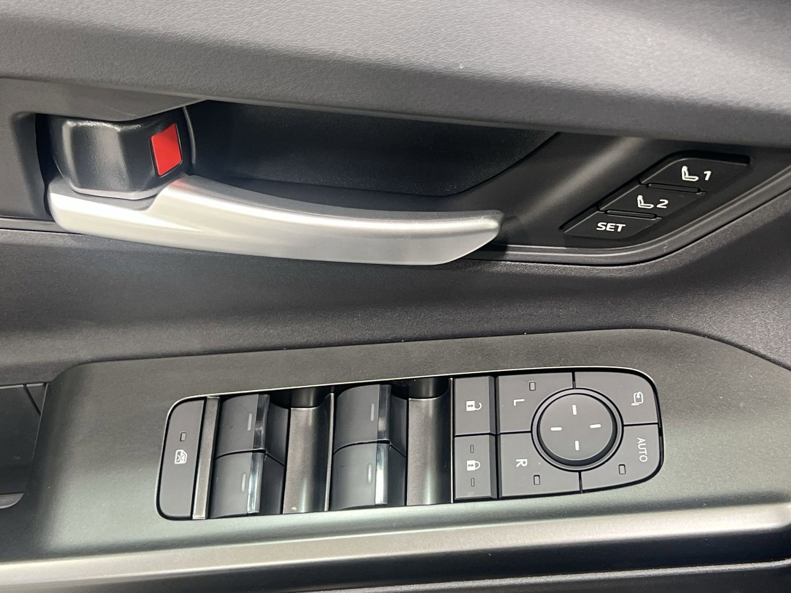 New 2026 Subaru Solterra AWD/4WD image 13