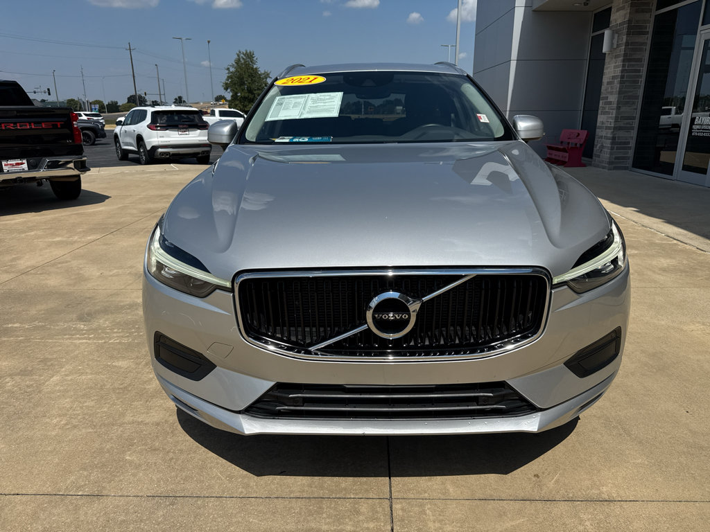 Used 2021 Volvo XC60 T5 Momentum w/ Premium Package FWD image 2