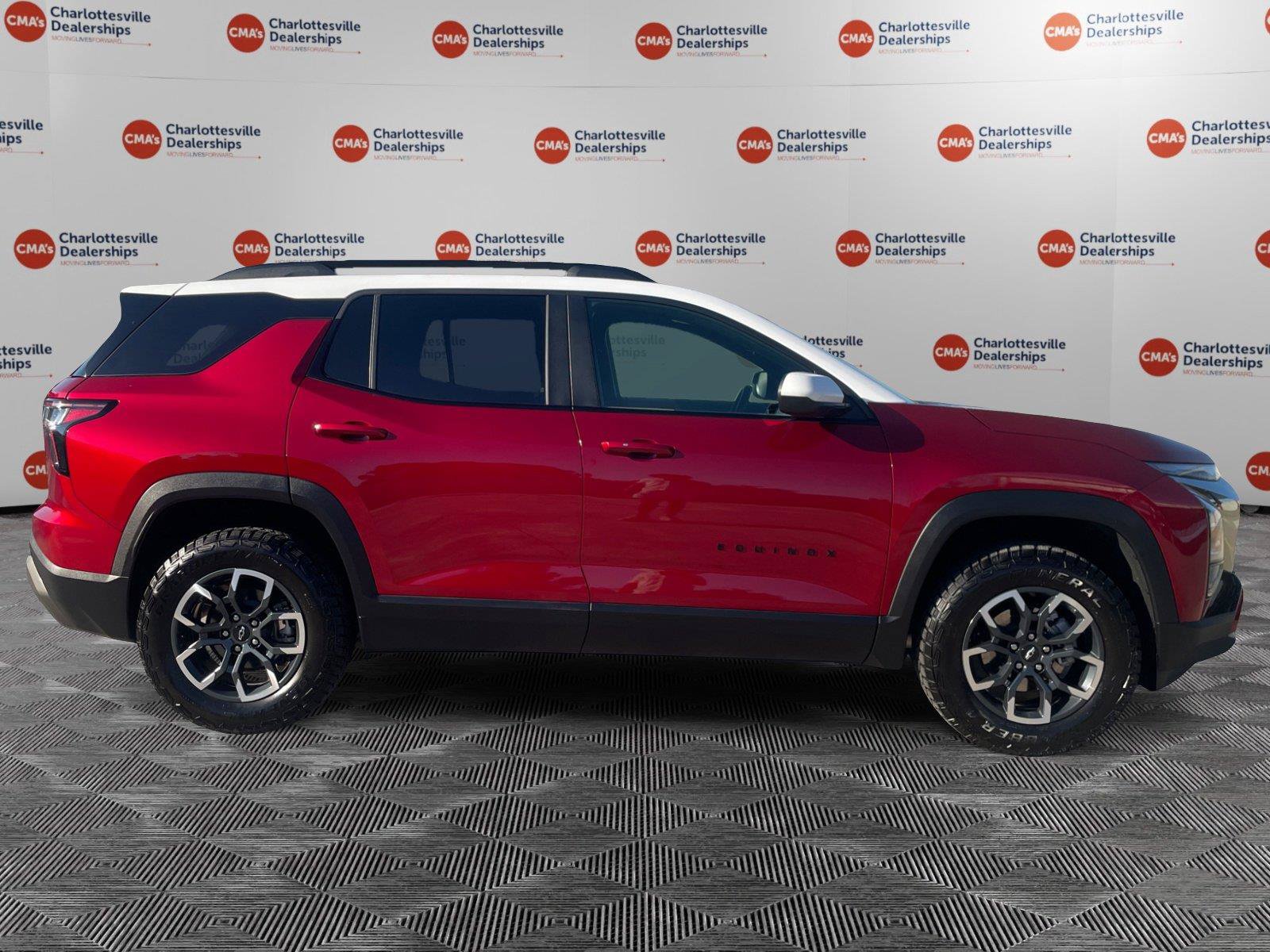 Used 2025 Chevrolet Equinox ACTIV w/ Convenience Package III AWD/4WD image 6