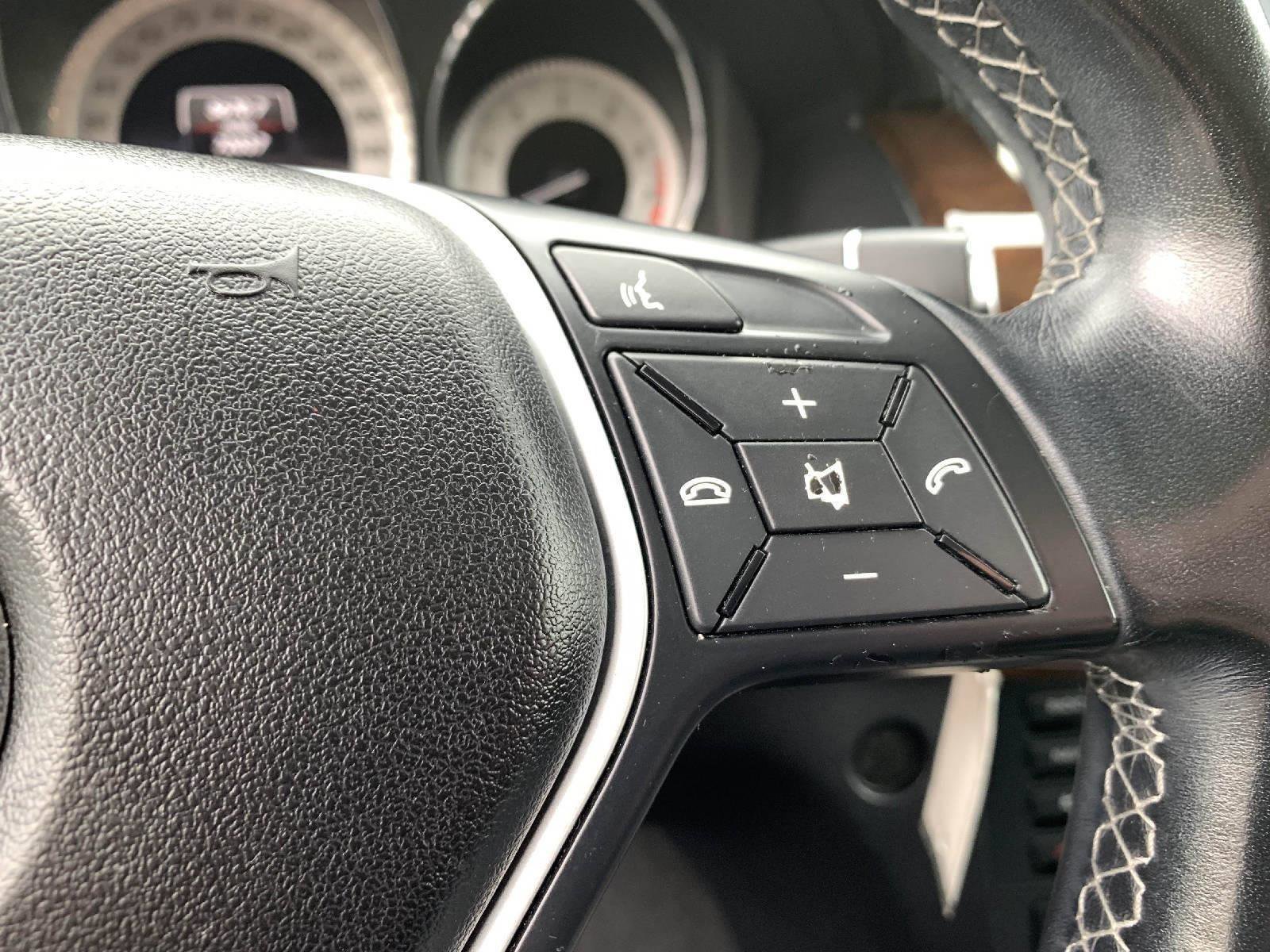 Used 2013 Mercedes-Benz GLK 350 4MATIC image 18