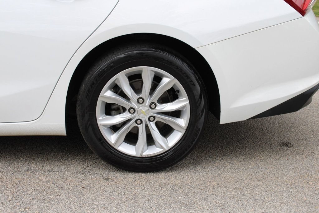 Used 2021 Chevrolet Malibu LT FWD image 35
