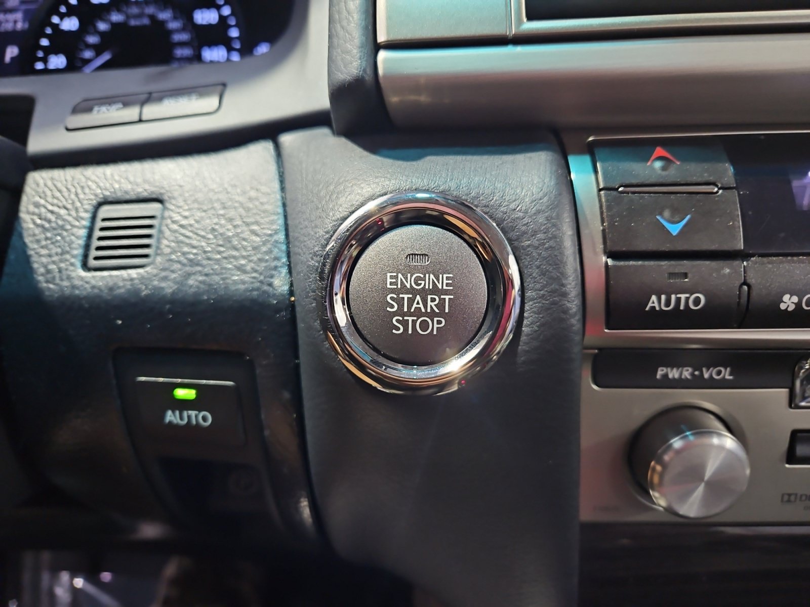 Used 2014 Lexus LS 460 w/ Comfort Package RWD image 23