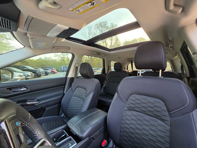 Used 2022 Nissan Pathfinder SV w/ SV Premium Package image 12