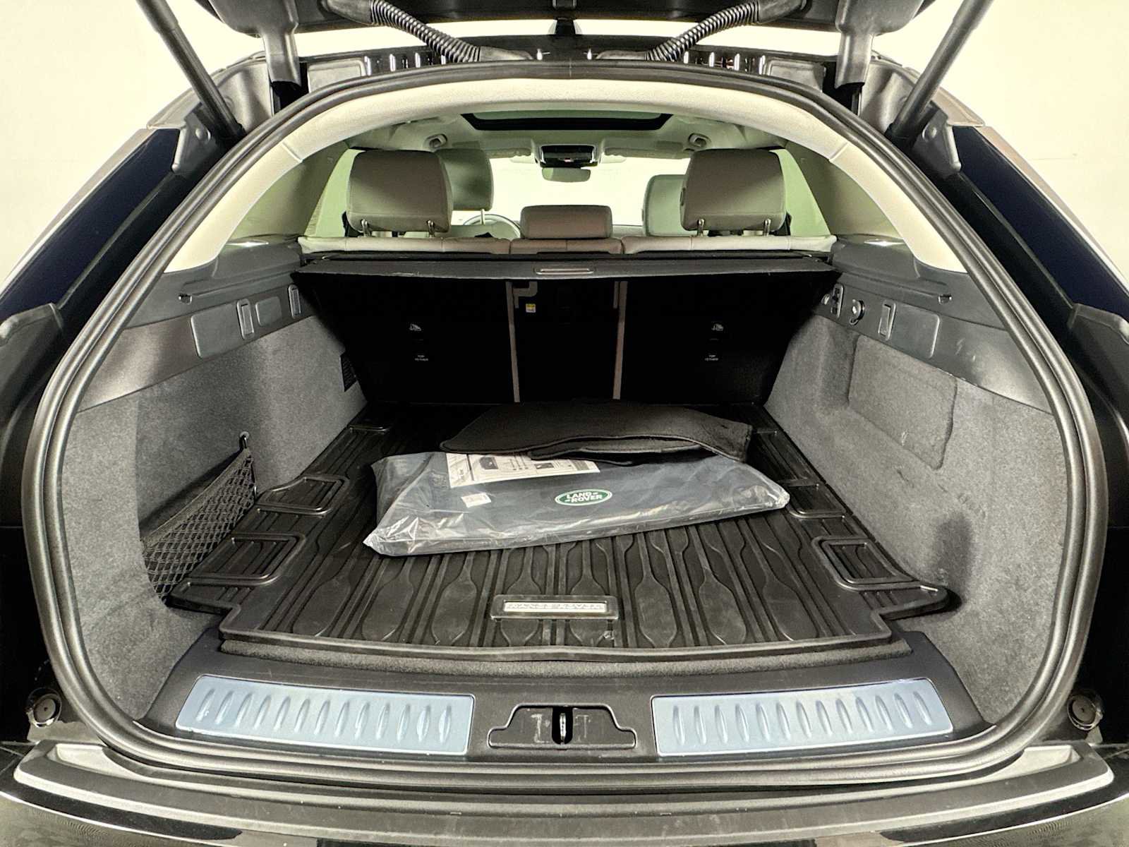 Used 2025 Land Rover Range Rover Velar S image 26