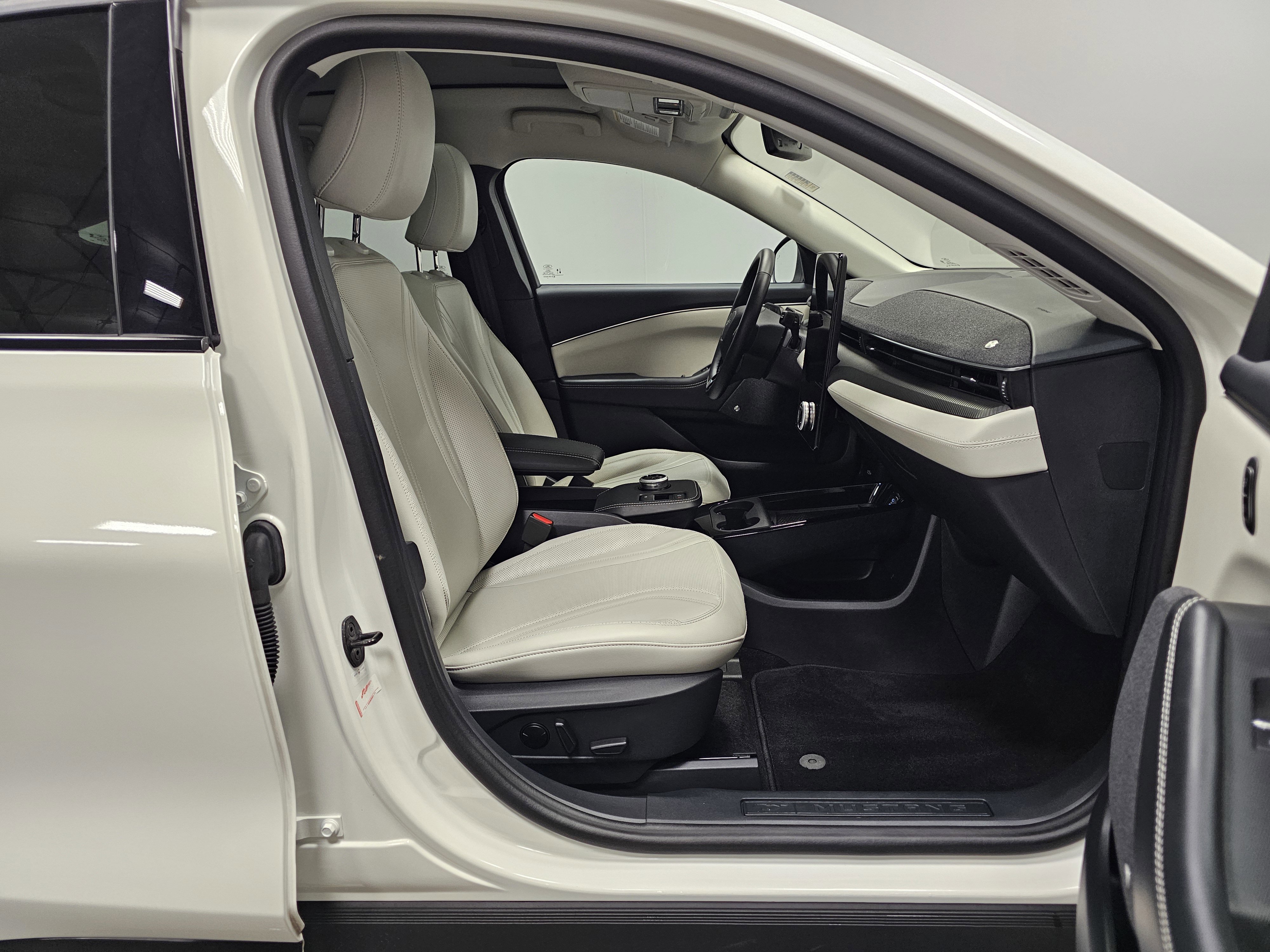 Used 2024 Ford Mustang Mach-E Premium image 17