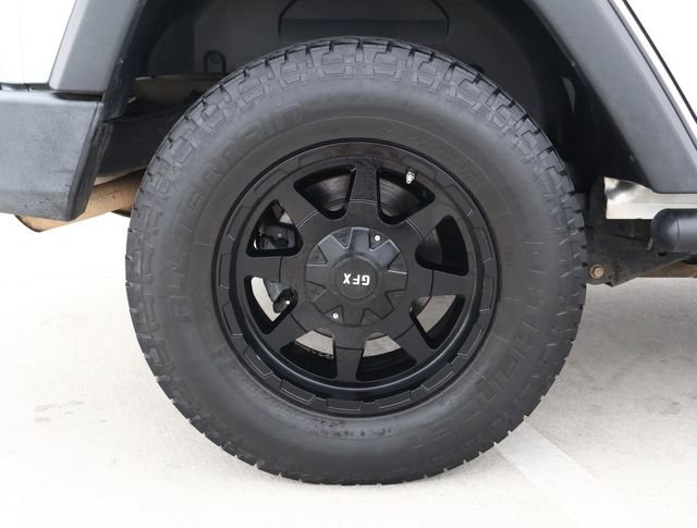 Used 2010 Jeep Wrangler Unlimited Sport w/ Black Appearance Group image 8