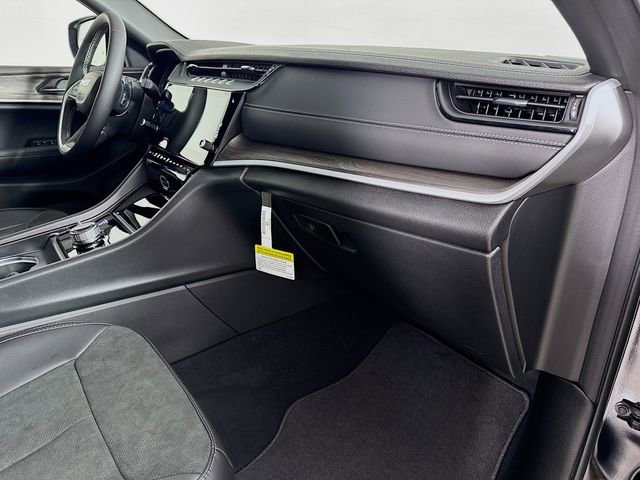 New 2026 Jeep Grand Cherokee Altitude image 31