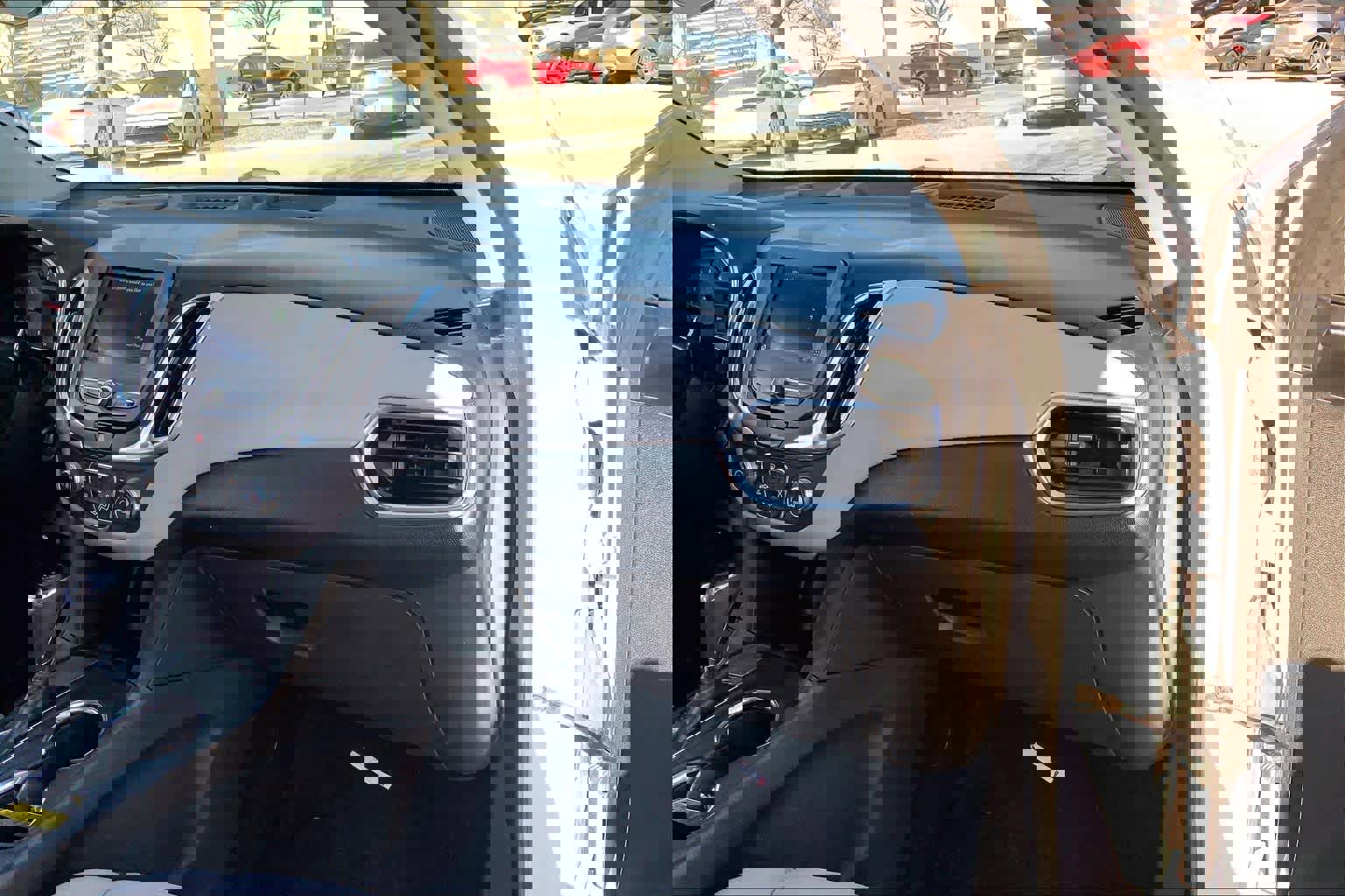 Used 2020 Chevrolet Equinox LS w/ LS Convenience Package image 19