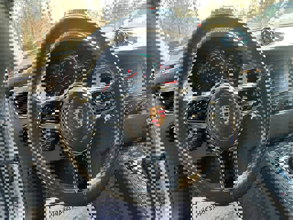 Used 2015 Porsche Macan Turbo image 13