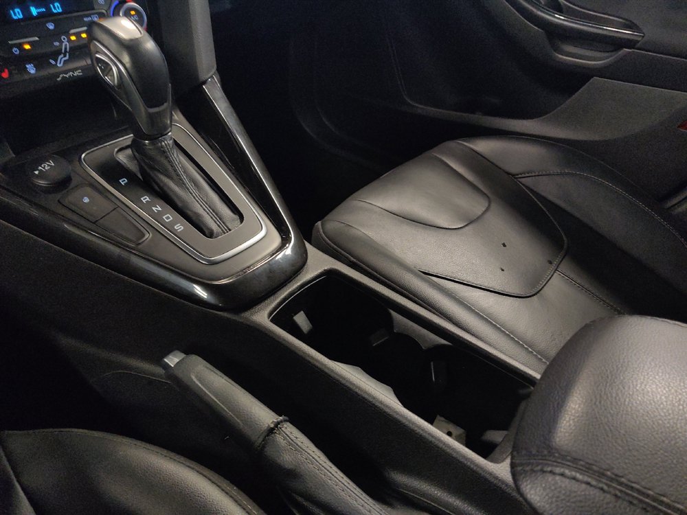 Used 2018 Ford Focus Titanium w/ Titanium Technology Package FWD image 26