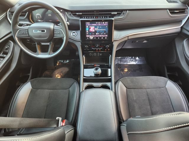 Used 2025 Jeep Grand Cherokee Altitude AWD/4WD image 27