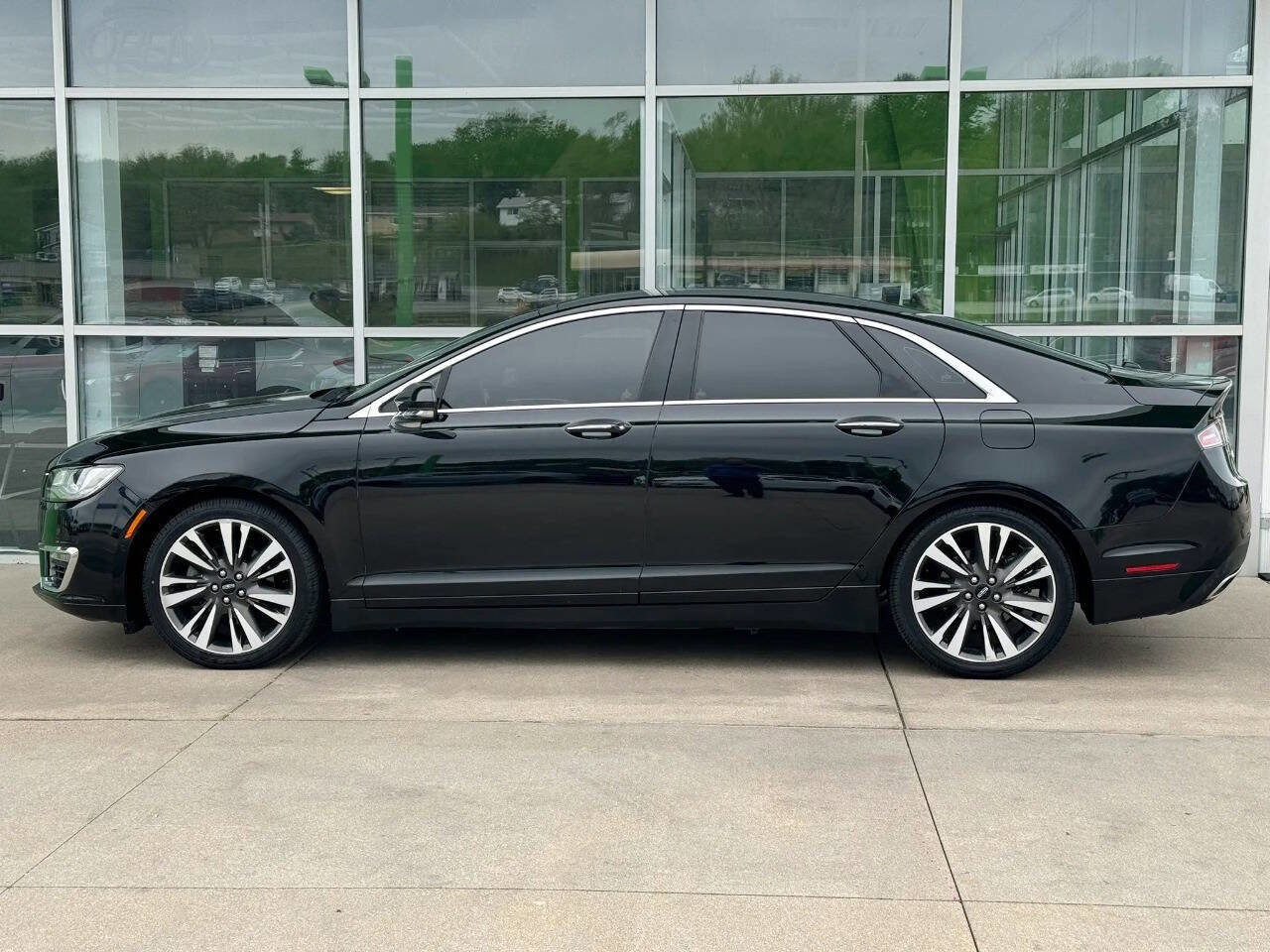 Used 2018 Lincoln MKZ Reserve w/ Climate Package AWD/4WD image 4