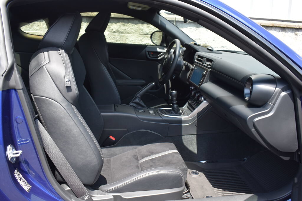 Certified 2023 Toyota GR86 Premium w/ ALL Weather Mat Package (TMS) RWD image 22