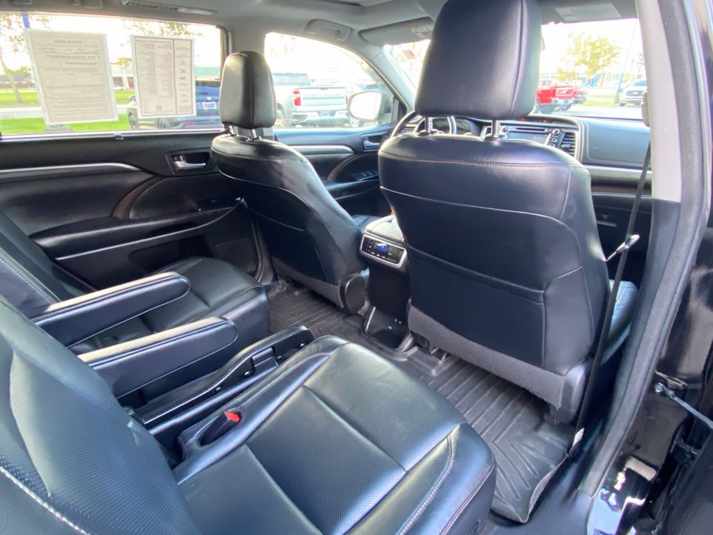 Used 2018 Toyota Highlander Limited w/ Protection Package #3 AWD/4WD image 40