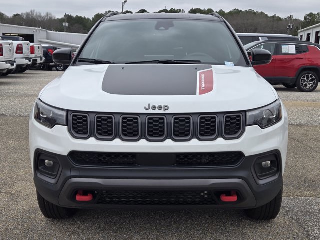 Used 2025 Jeep Compass Trailhawk w/ Trailhawk Elite Group AWD/4WD image 2