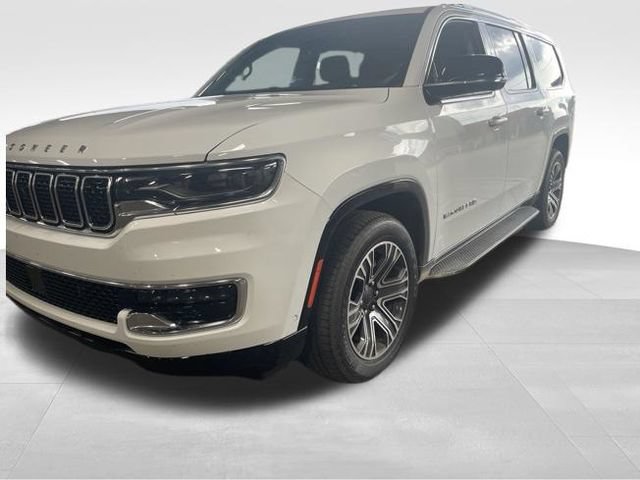 Used 2024 Jeep Wagoneer L 4WD w/ Premium Group I image 2