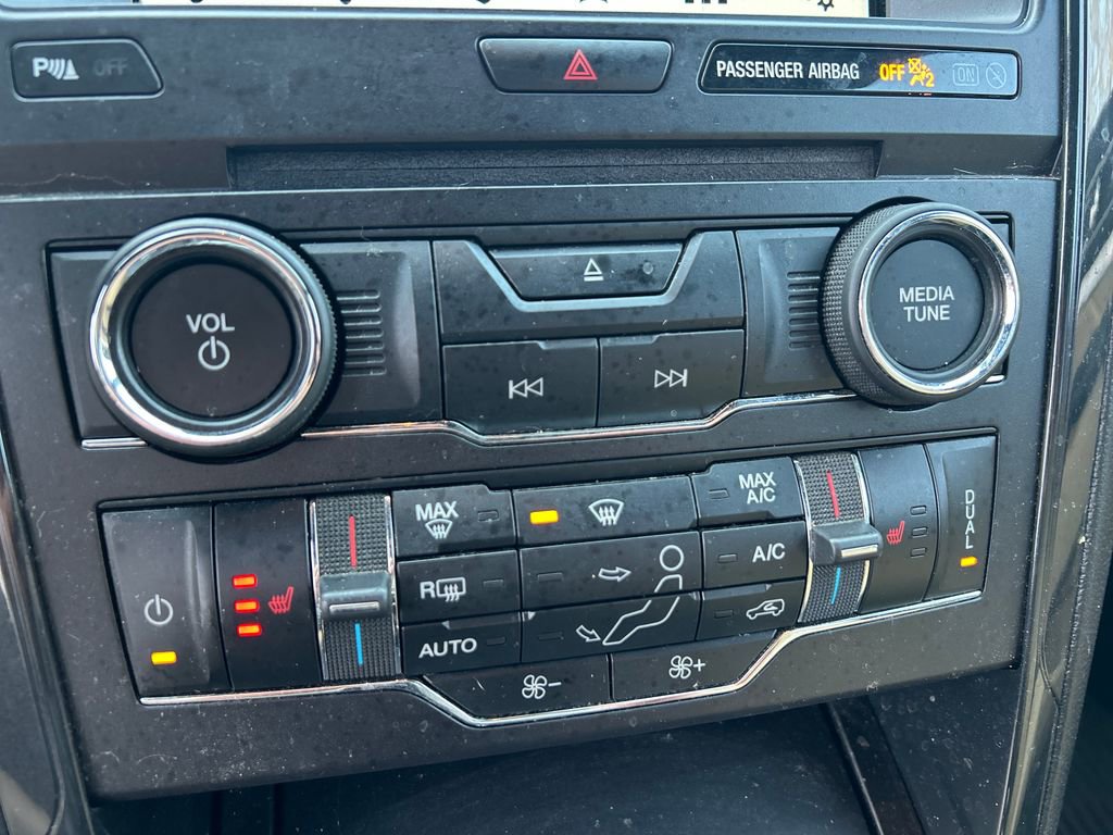 Used 2017 Ford Explorer XLT w/ Equipment Group 202A image 20