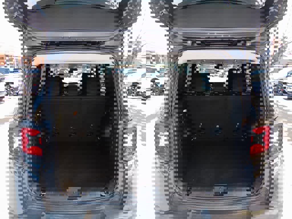 Used 2023 Jeep Renegade Latitude image 11