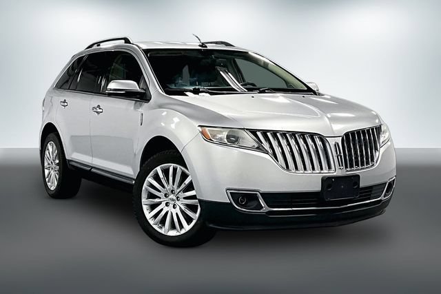 Used 2013 Lincoln MKX FWD image 1