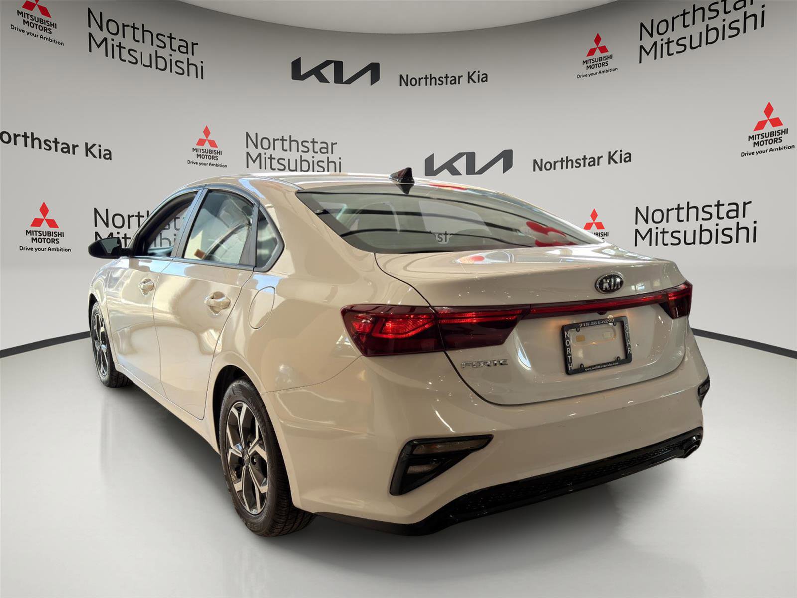 Used 2021 Kia Forte LXS image 2