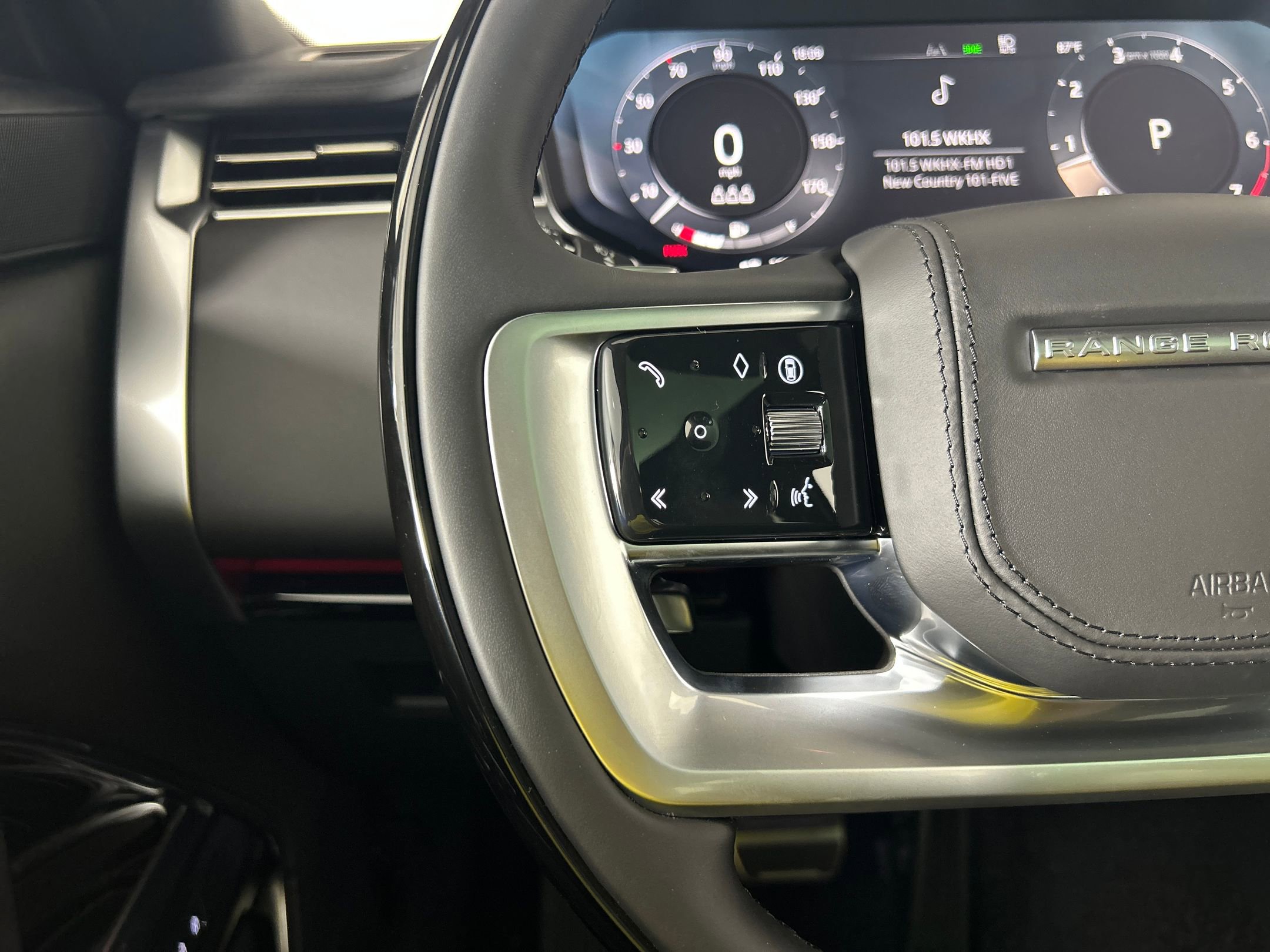 New 2025 Land Rover Range Rover SE image 14