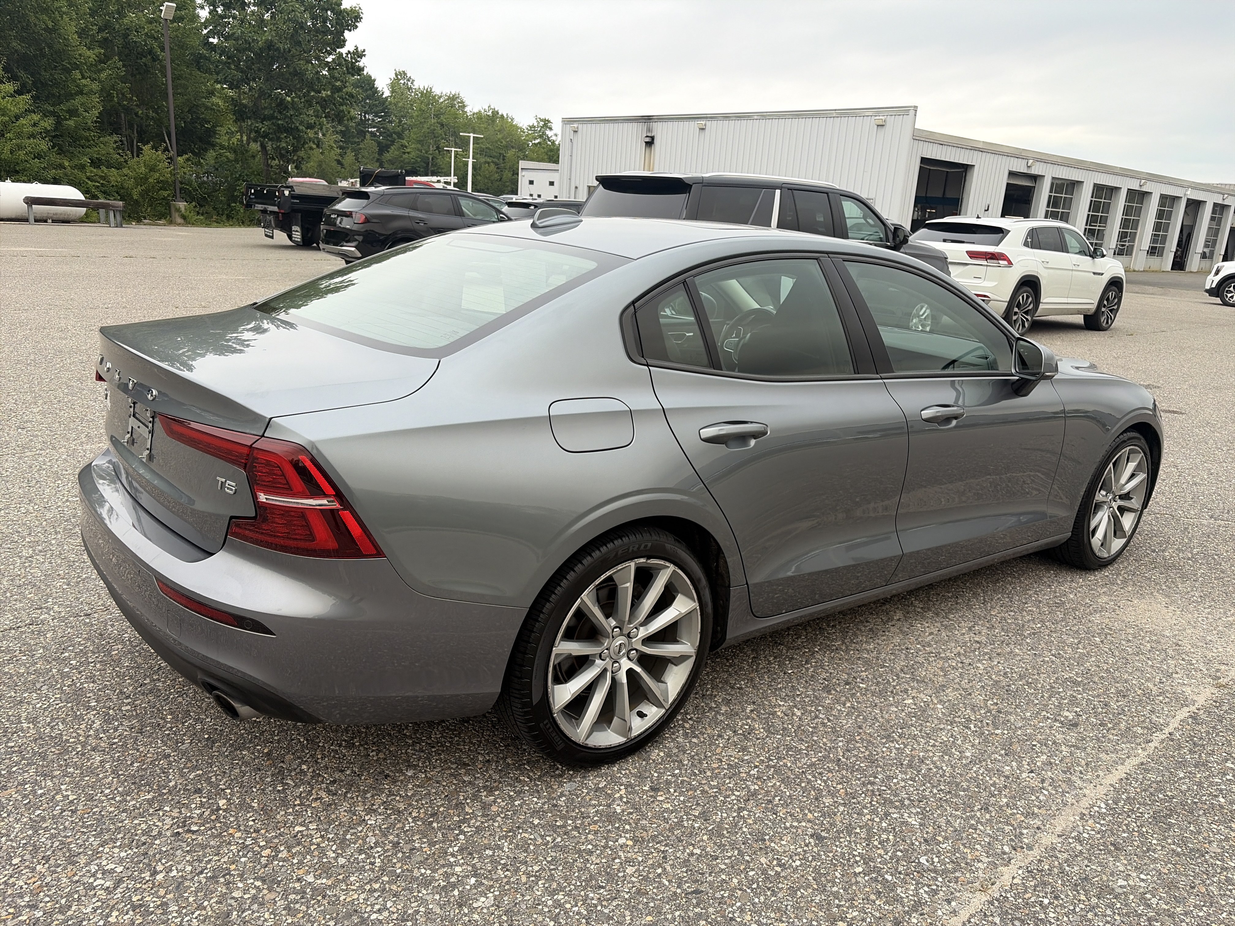 Used 2020 Volvo S60 T5 Momentum w/ Protection Package FWD image 5