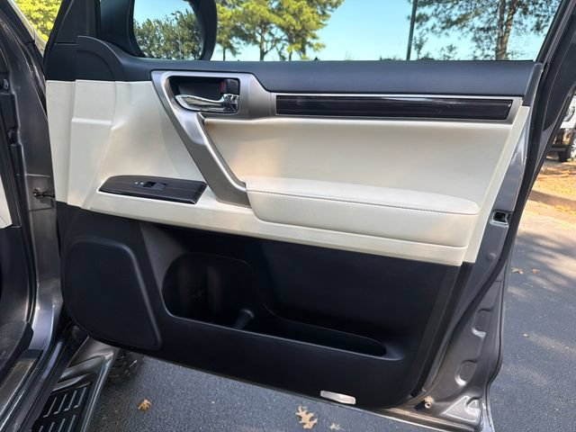 Used 2020 Lexus GX 460 Premium w/ Premium Package AWD/4WD image 14