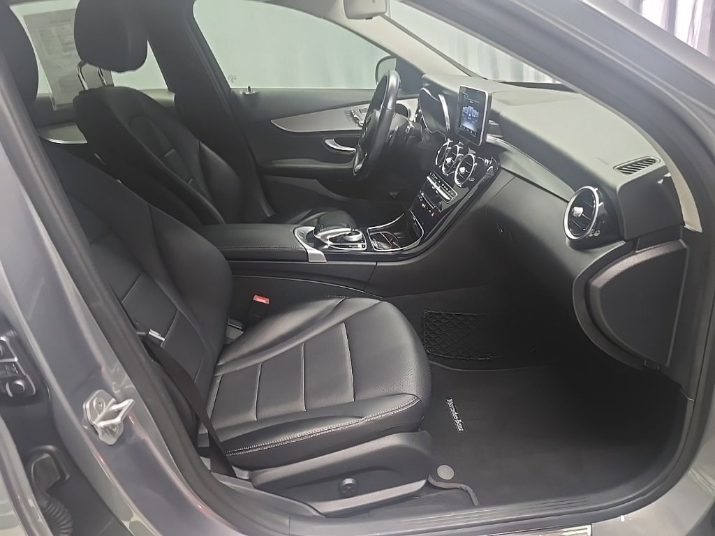 Used 2015 Mercedes-Benz C 300 4MATIC Sedan image 5