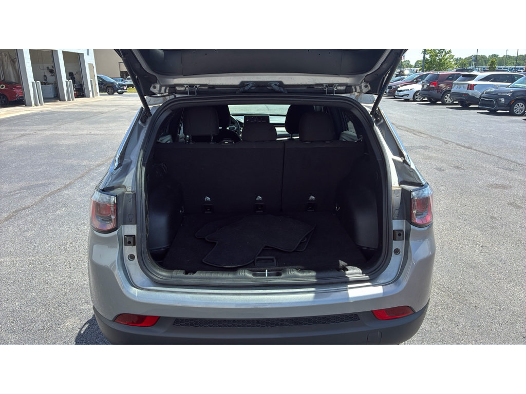 Used 2023 Jeep Compass Sport AWD/4WD image 9