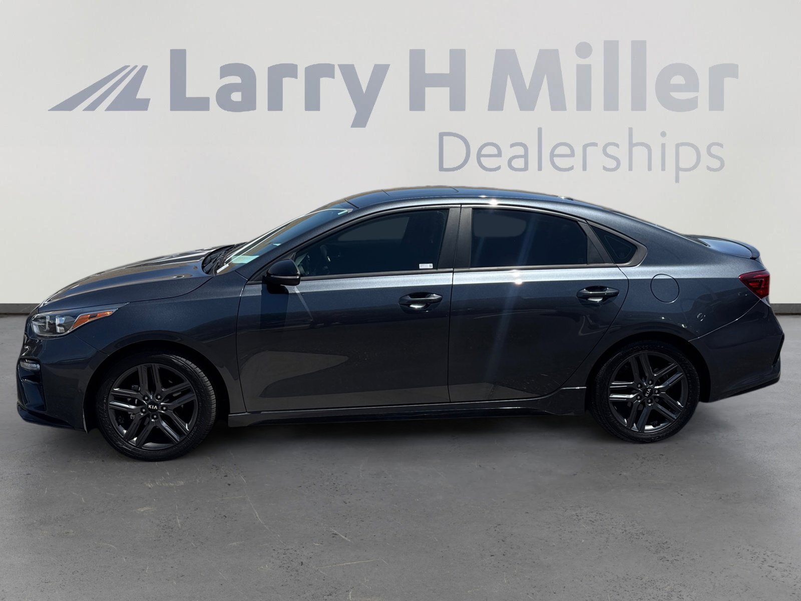 Used 2020 Kia Forte GT-Line w/ GT-Line Premium Package FWD image 2
