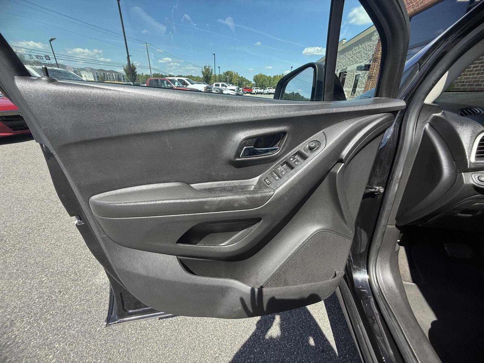 Used 2021 Chevrolet Trax LS w/ Tint and Cruise Package FWD image 14