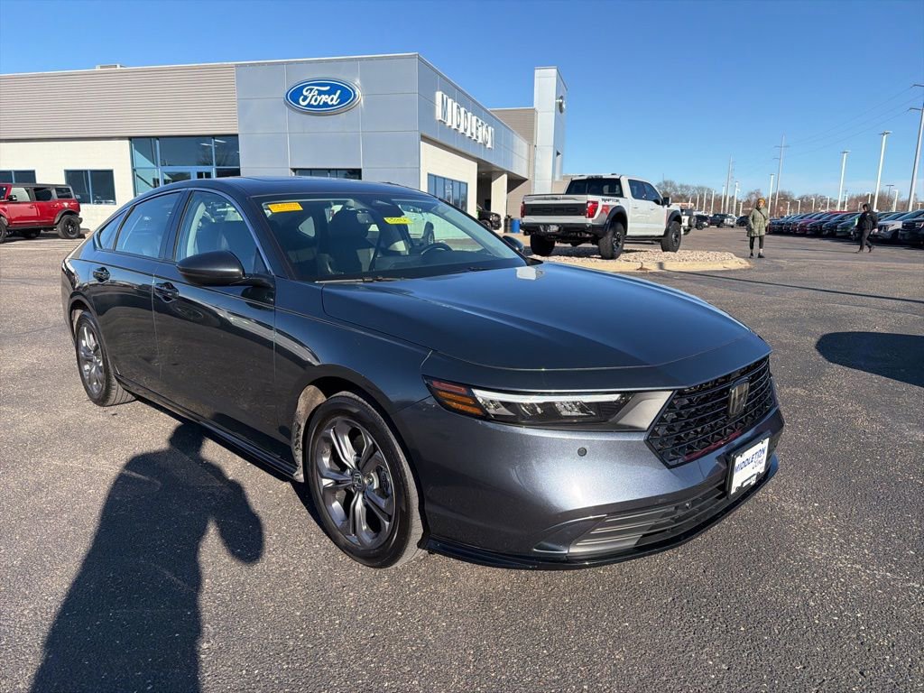 Used 2024 Honda Accord EX-L image 2