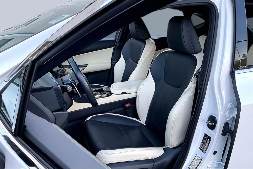 Used 2024 Lexus NX 250 FWD w/ Towing Package (2000 Lbs) image 18