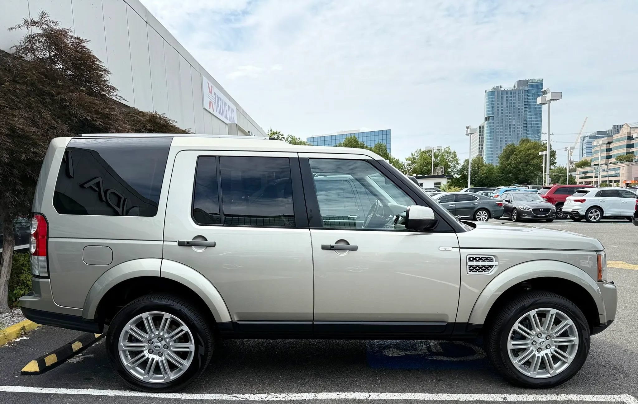 Used 2012 Land Rover LR4 HSE LUX AWD/4WD image 9