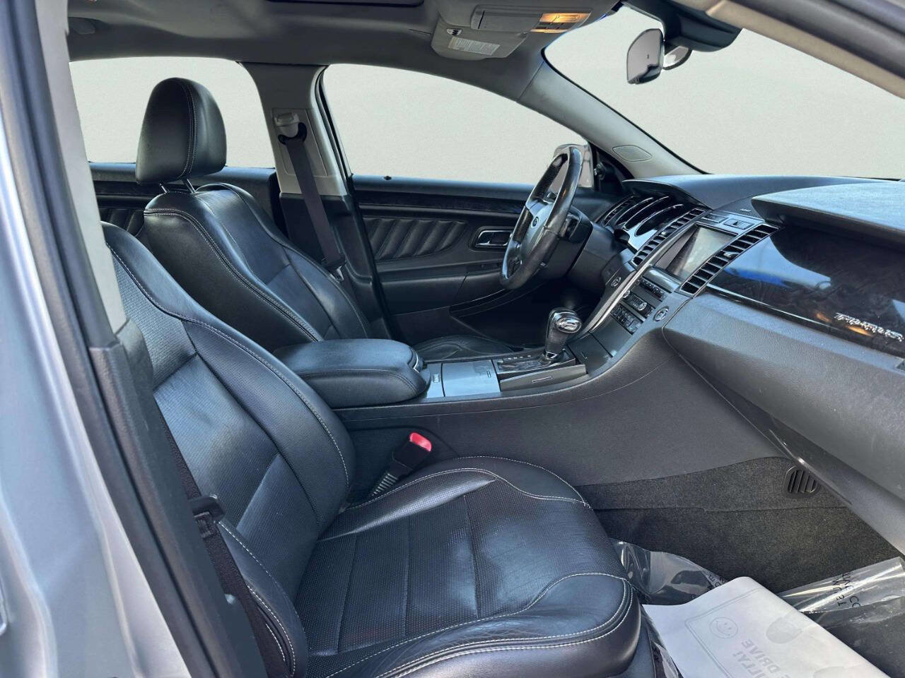 Used 2012 Ford Taurus Limited image 22