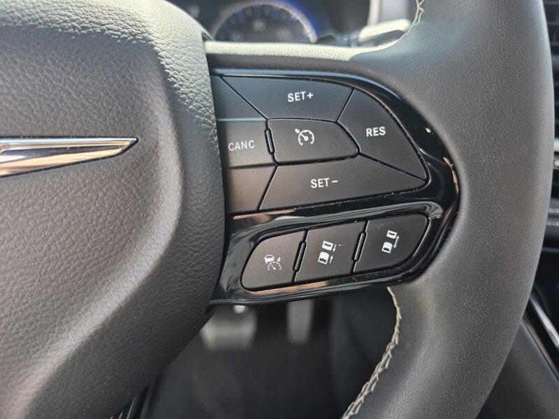 Used 2024 Chrysler Pacifica Touring-L w/ S Appearance Package AWD/4WD image 28