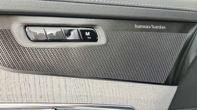 New 2025 Volvo XC90 T8 Ultra w/ Protection Package Premier AWD/4WD image 11
