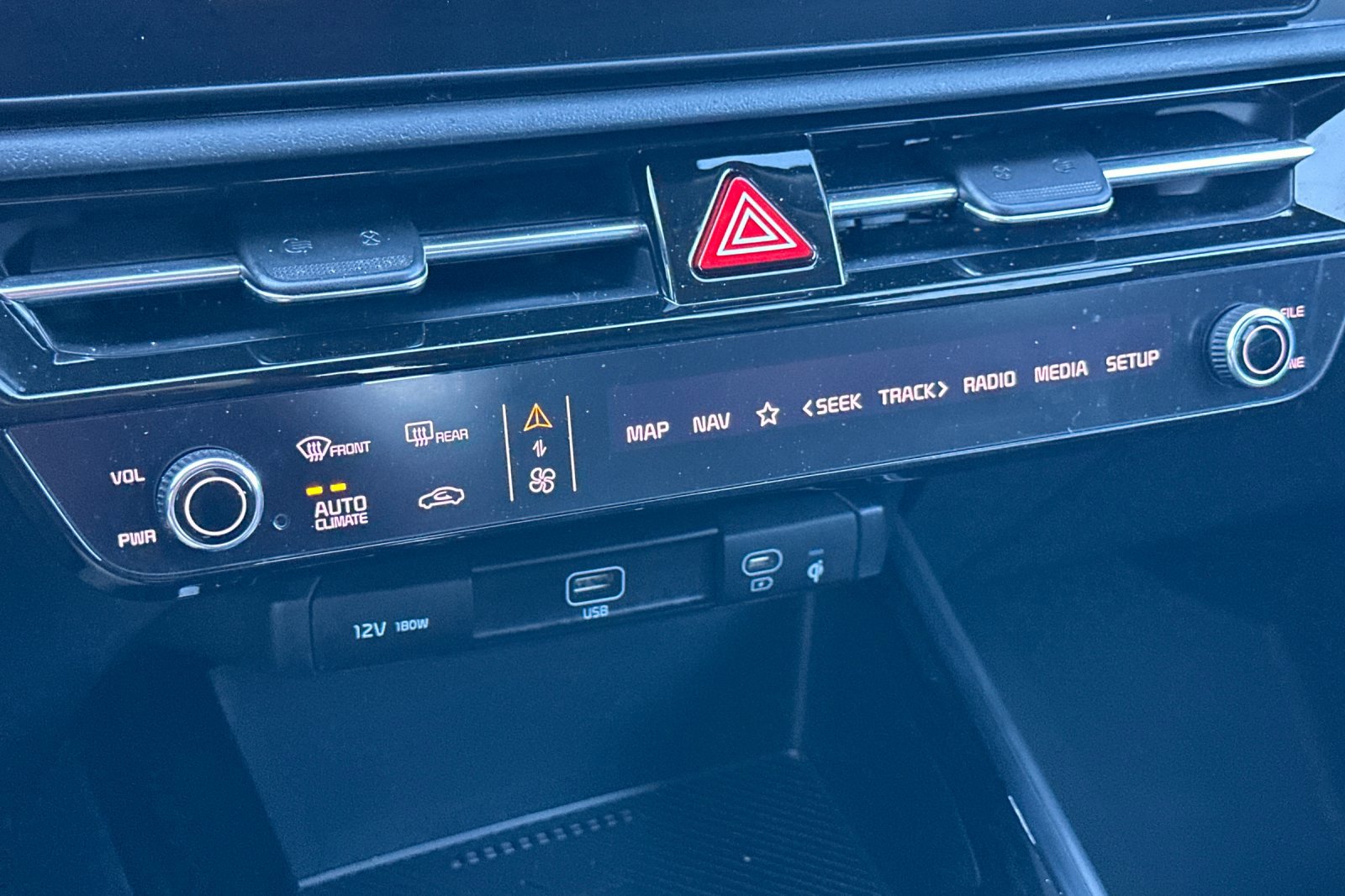 Certified 2024 Kia Niro EX image 22