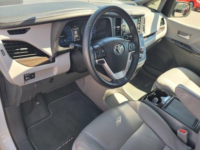 Used 2020 Toyota Sienna XLE image 9