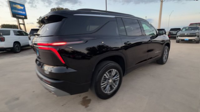 Used 2026 Chevrolet Traverse LT w/ Driver Confidence Package FWD image 8