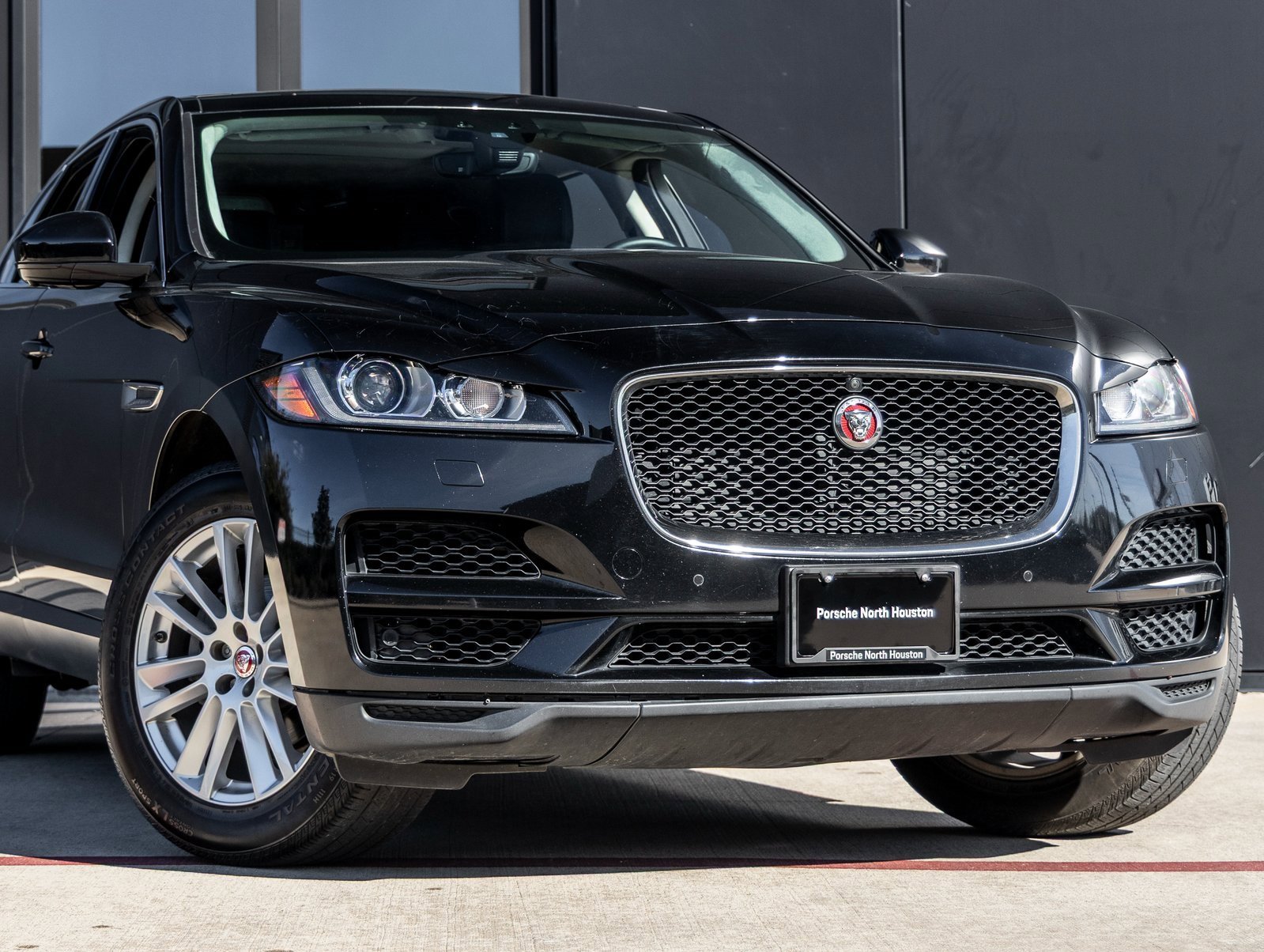 Used 2019 Jaguar F-PACE Prestige image 5