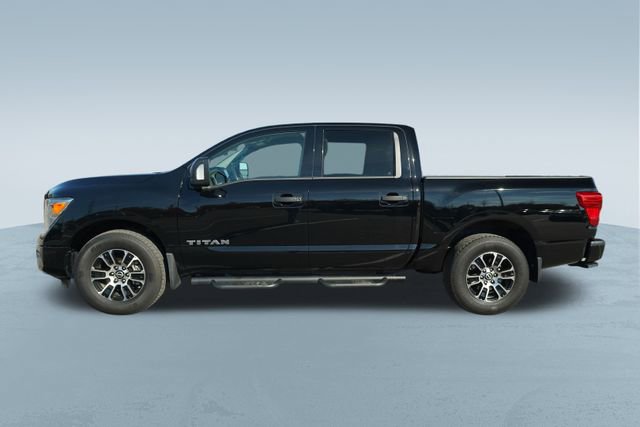 Used 2024 Nissan Titan SV w/ SV Convenience Package image 4