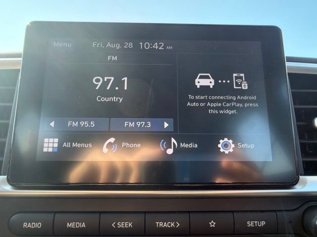 Used 2025 Hyundai Venue FWD image 24