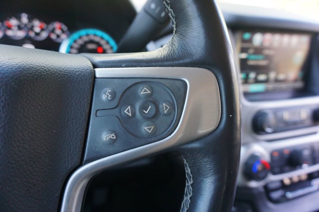 Used 2017 GMC Yukon SLT w/ Premium Edition image 8